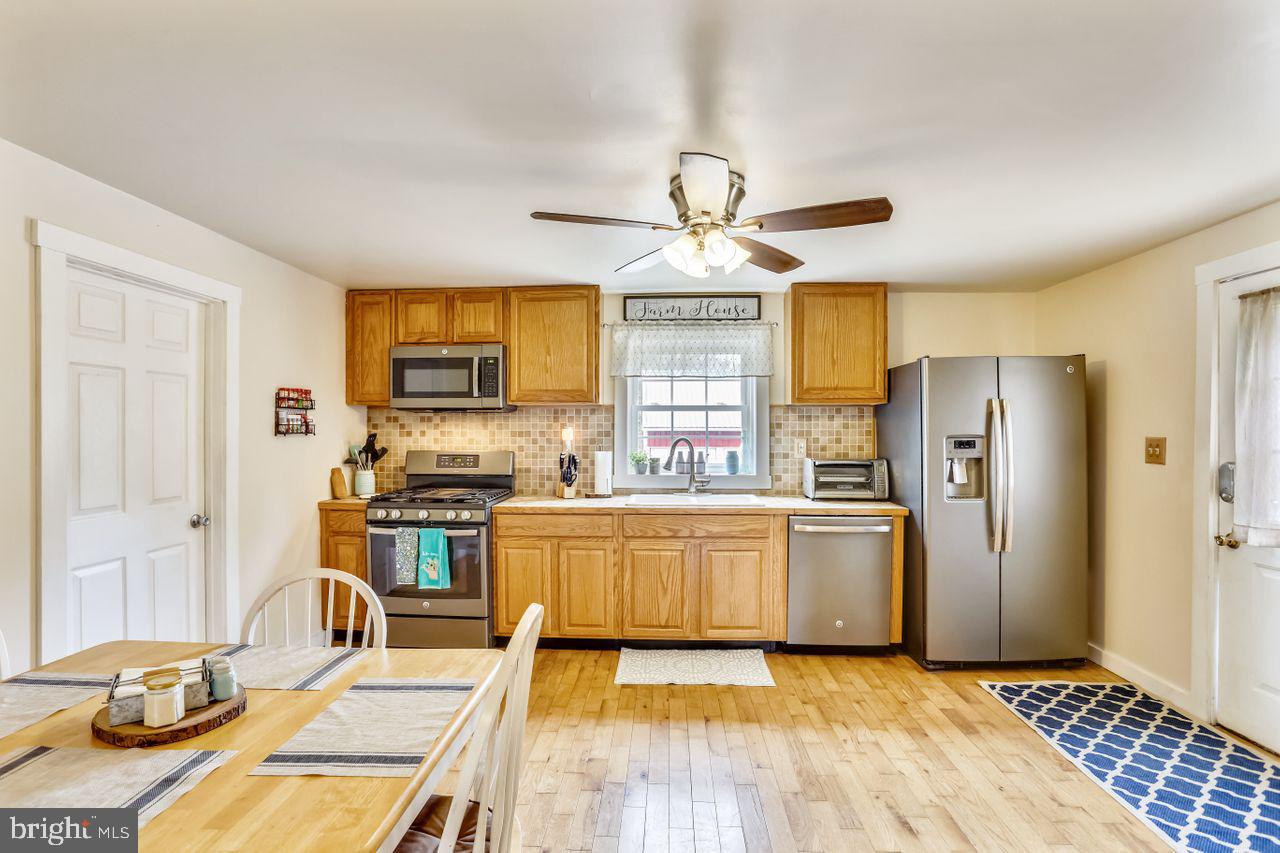 3810 Hallowing Point Road Prince Frederick, MD 20678 - Photo 10 of 27 Country Kitchen