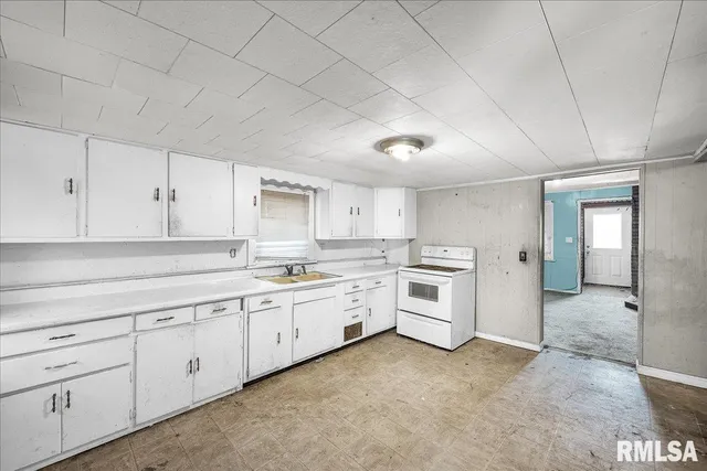 $100,000 | 109 Main Street, Congerville, IL 61729