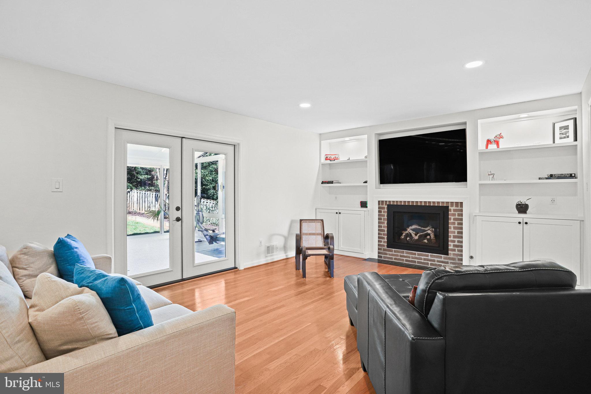 7730 Falstaff Road McLean, VA 22102 - Photo 19 of 59 Family Room