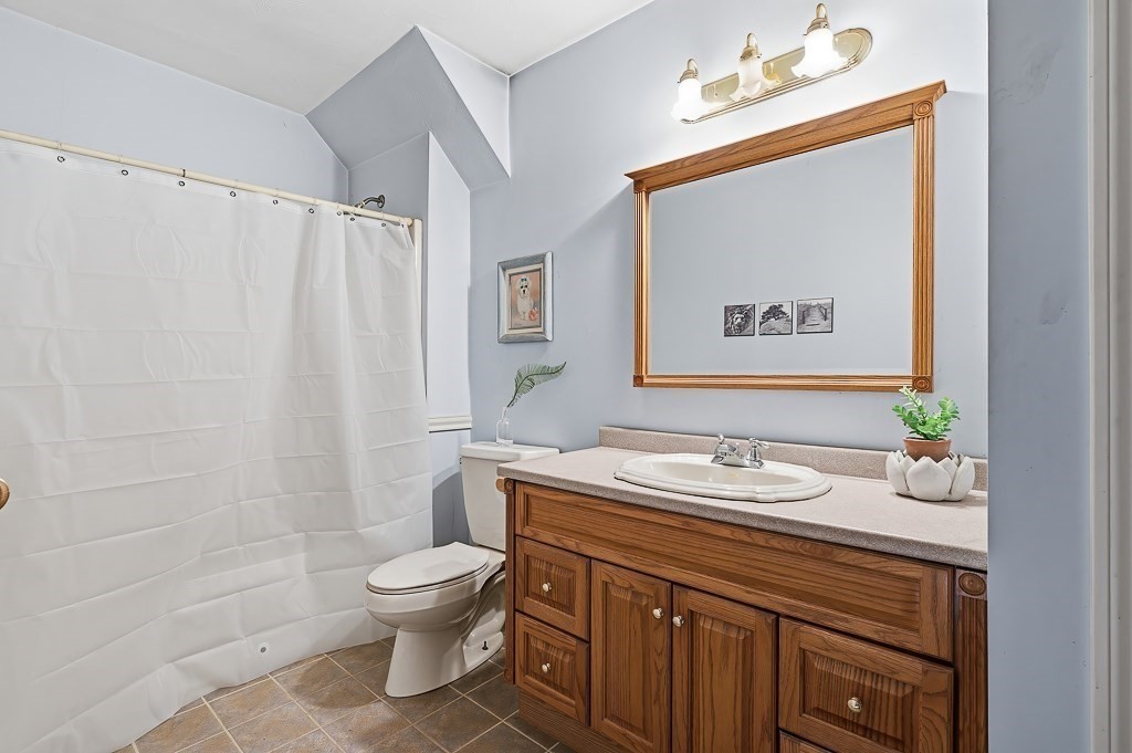 227 8 Lots Road Sutton, MA 01590 - Photo 11 of 42