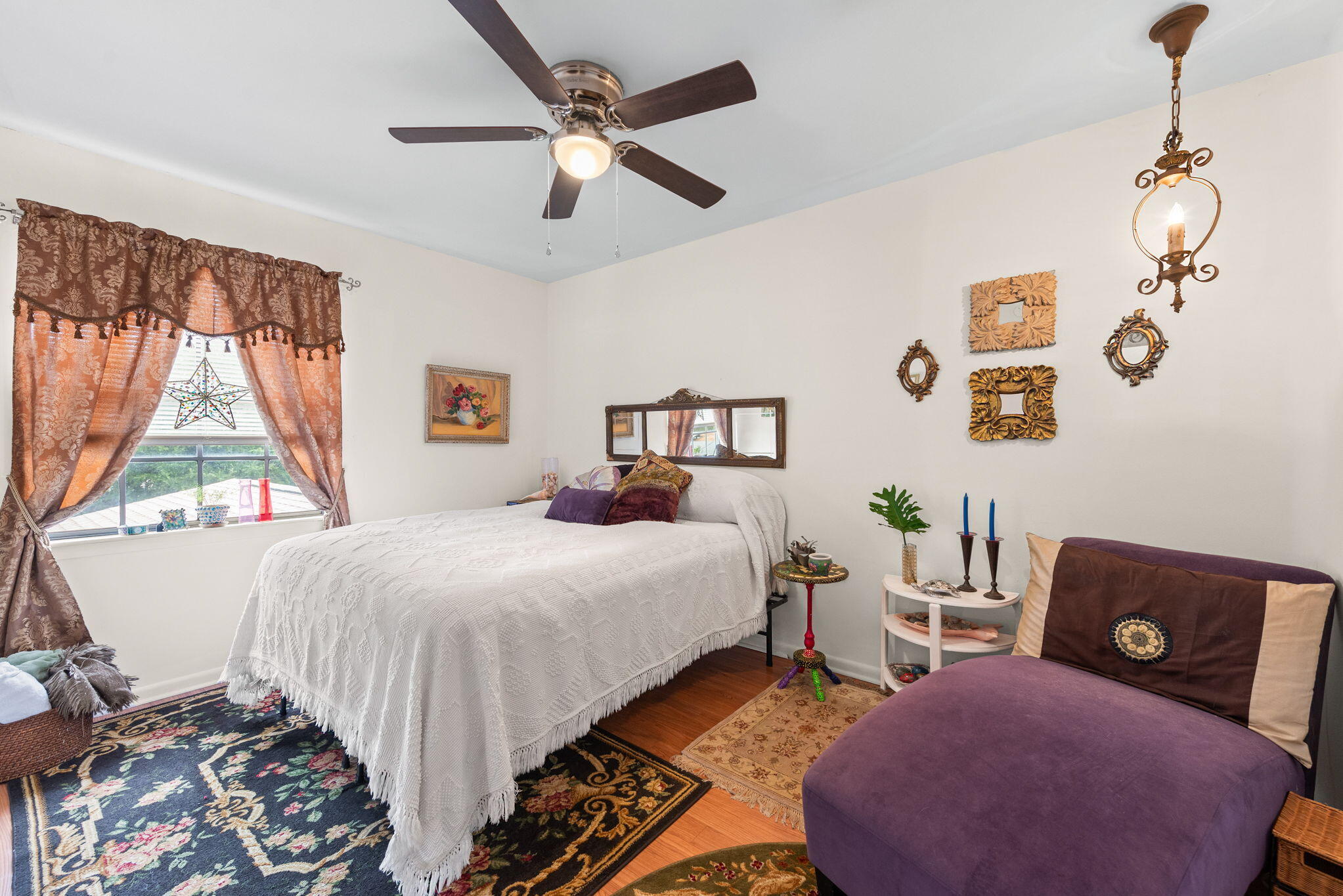 37 12th Street, Unit V126 Shalimar, FL 32579 - Photo 12 of 26 a bed room with a bed and a window