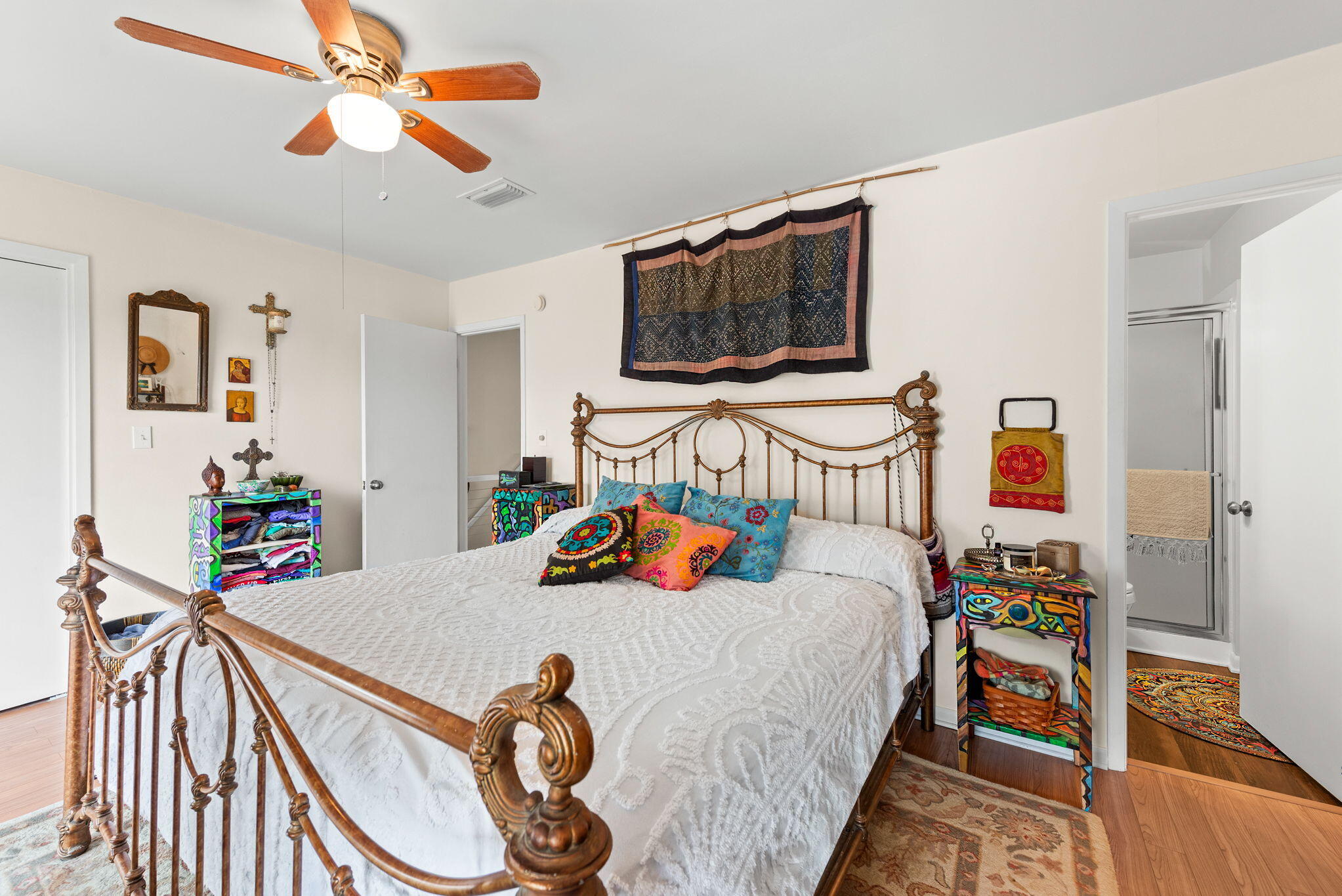 37 12th Street, Unit V126 Shalimar, FL 32579 - Photo 3 of 26 a bedroom with bed and tv