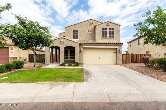 $679,000 | 7342 South Debra Drive, Gilbert, AZ 85298