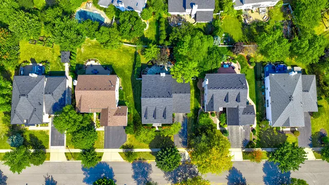 $575,000 | 1491 Greystone Drive, Gurnee, IL 60031