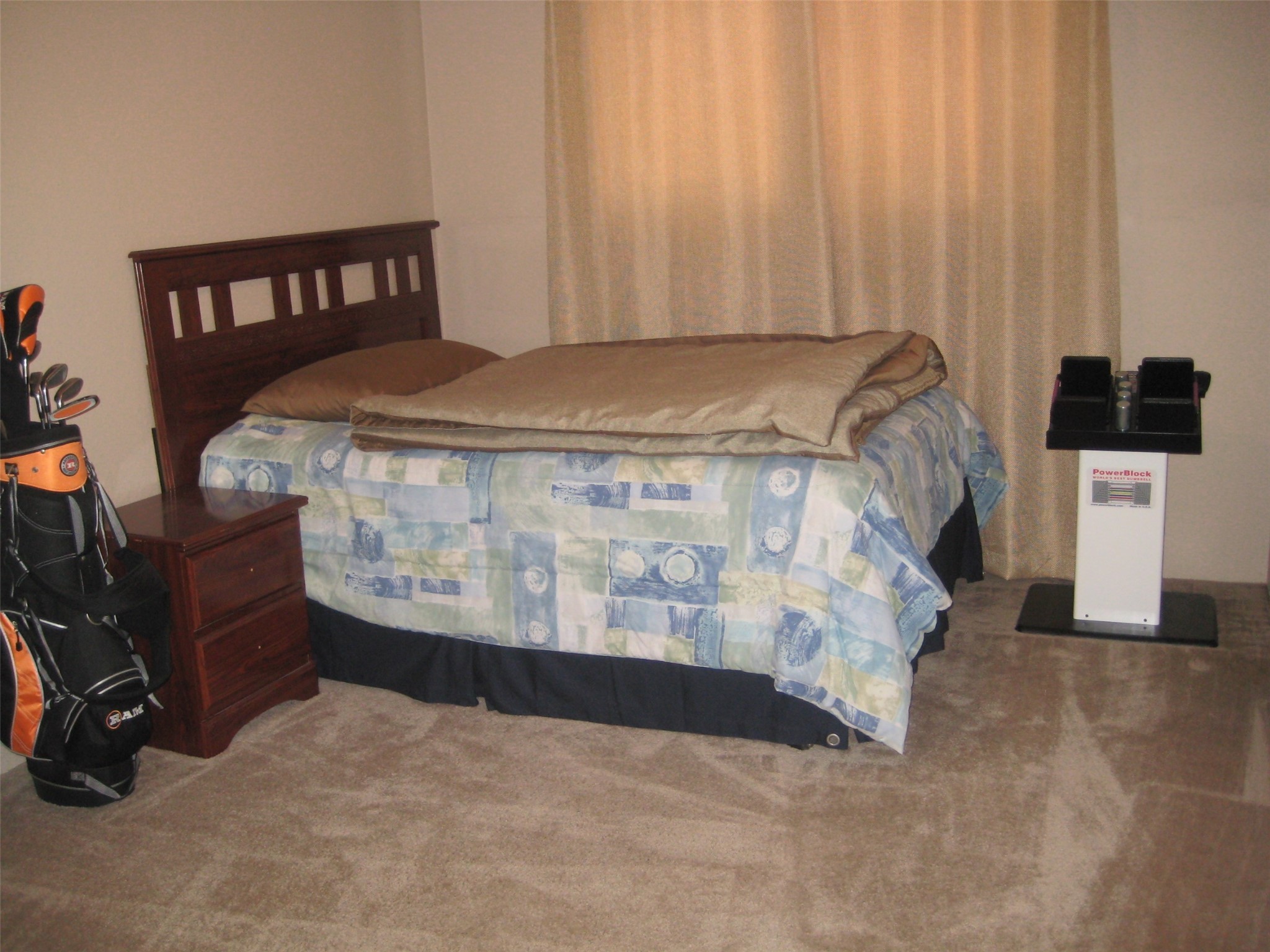 11002 Hammerly Boulevard, Unit 200 Houston, TX 77043 - Photo 10 of 17 a bedroom with a bed and a tv