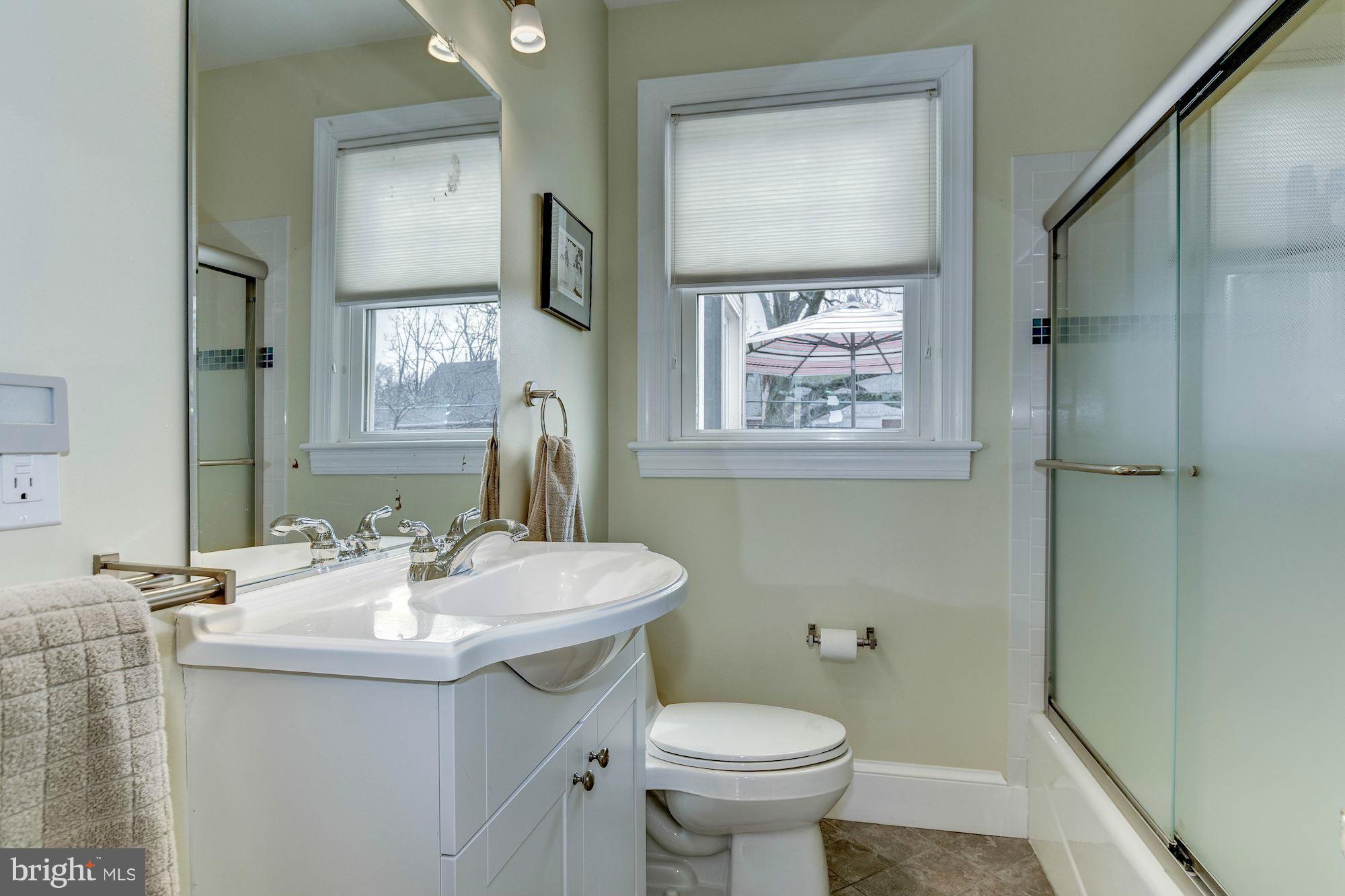 4828 16th Road North Arlington, VA 22207 - Photo 19 of 30 Bath