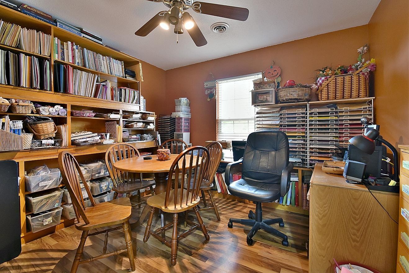 950 Chestnut Grove Road Dandridge, TN 37725 - Photo 12 of 25 a view of a livingroom with furniture