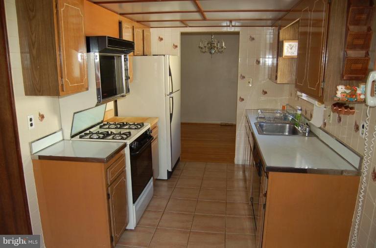 13111 Dauphine Street Silver Spring, MD 20906 - Photo 4 of 9 Kitchen