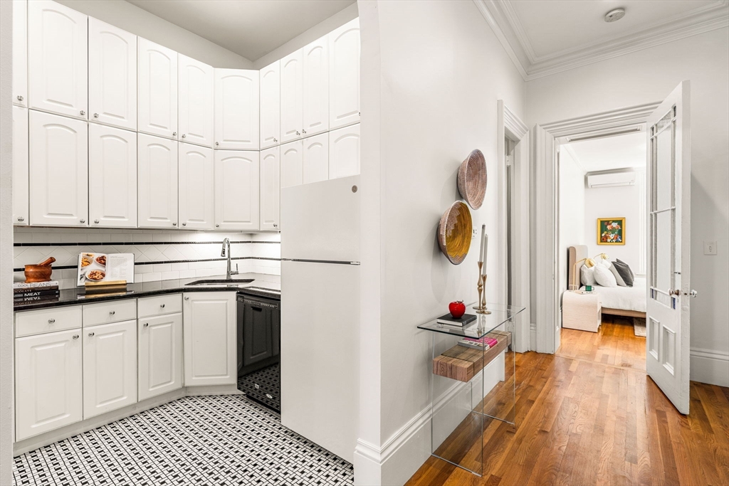 198 West Springfield Street, Unit 2 Boston, MA 02118 - Photo 6 of 16