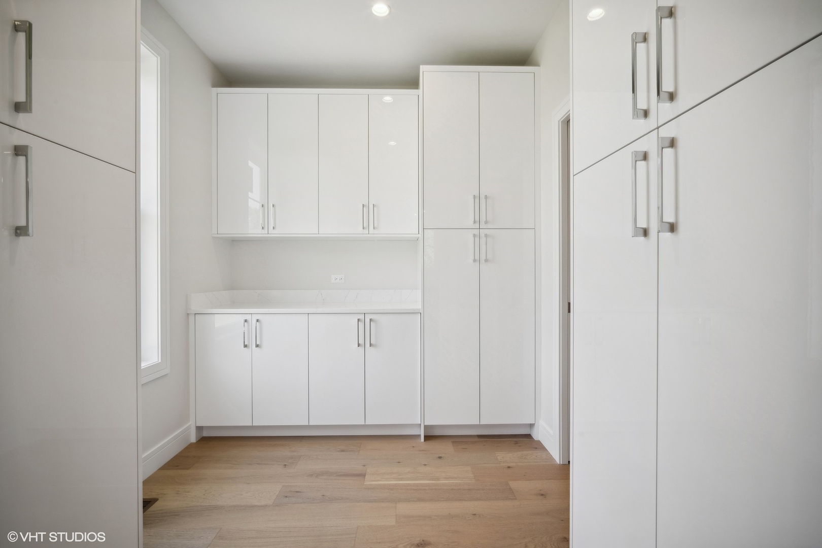 1223 Noble Drive Des Plaines, IL 60018 - Photo 14 of 52 a view of room with white walls