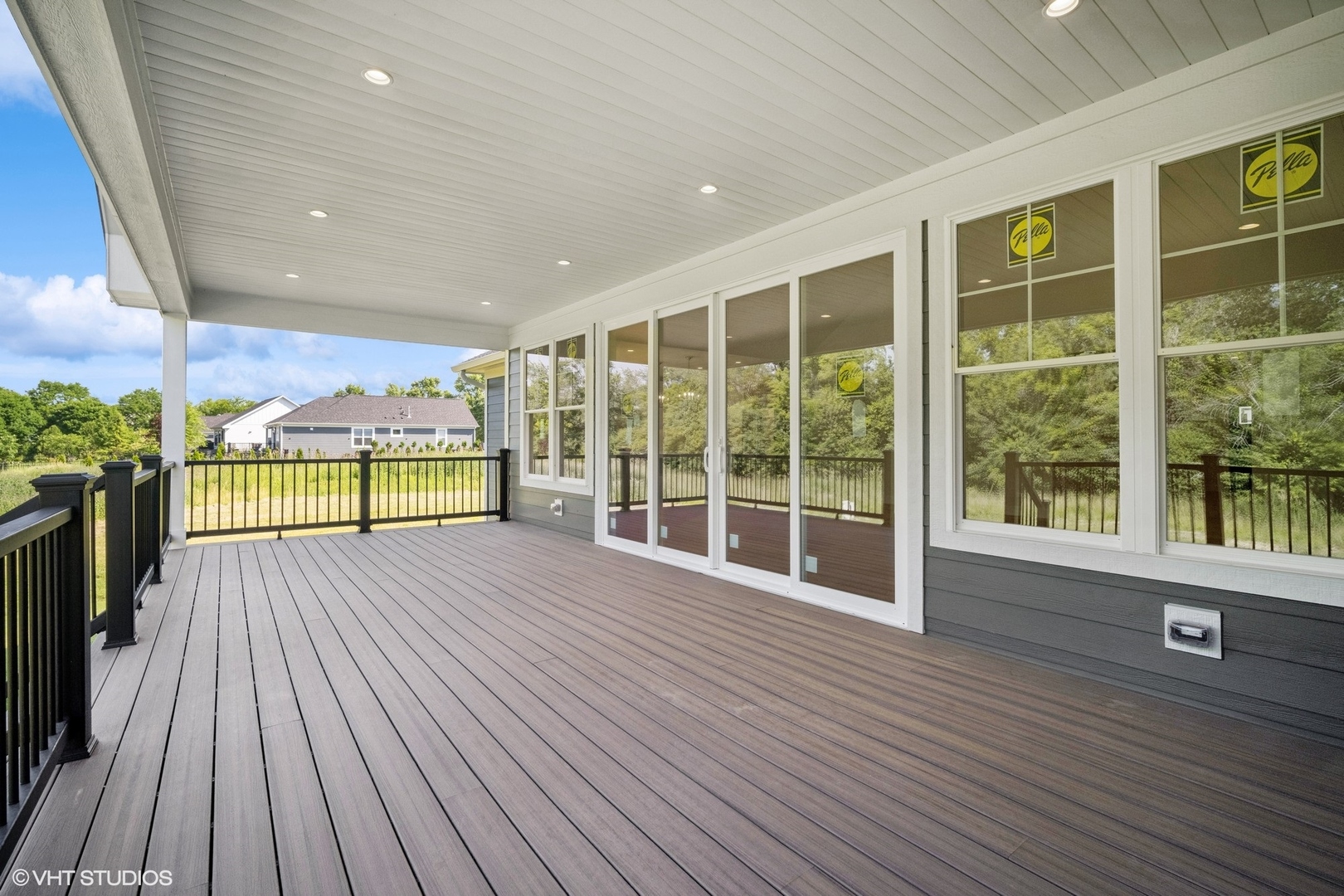 1223 Noble Drive Des Plaines, IL 60018 - Photo 36 of 52 a view of a room with wooden floor and city view
