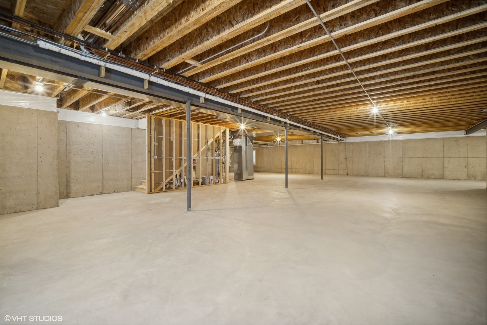 1223 Noble Drive Des Plaines, IL 60018 - Photo 39 of 52 a view of an empty room