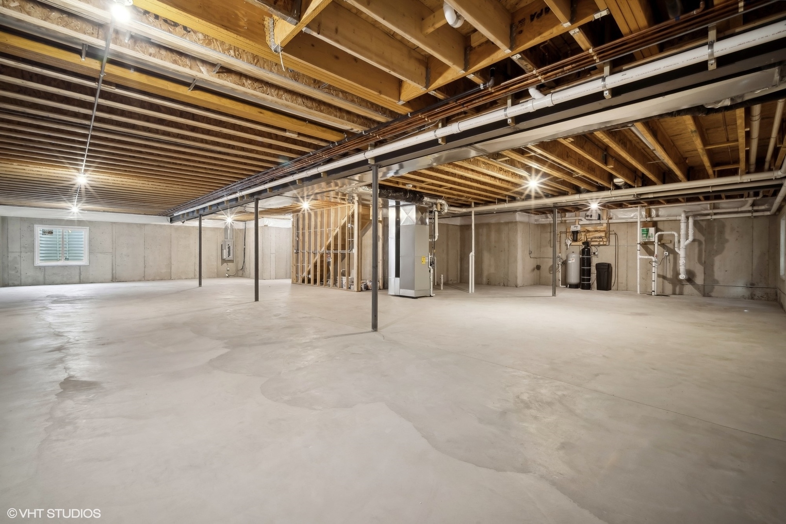 1223 Noble Drive Des Plaines, IL 60018 - Photo 40 of 52 a view of an empty room