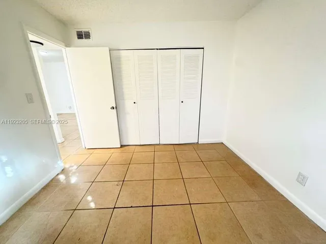 $1,950 | 961 Northwest 45th Street, Unit 1, Deerfield Beach, FL 33064