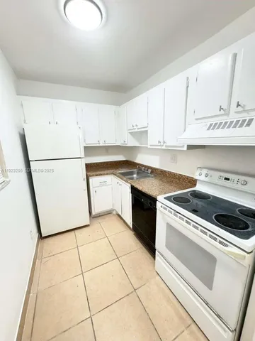 $1,950 | 961 Northwest 45th Street, Unit 1, Deerfield Beach, FL 33064