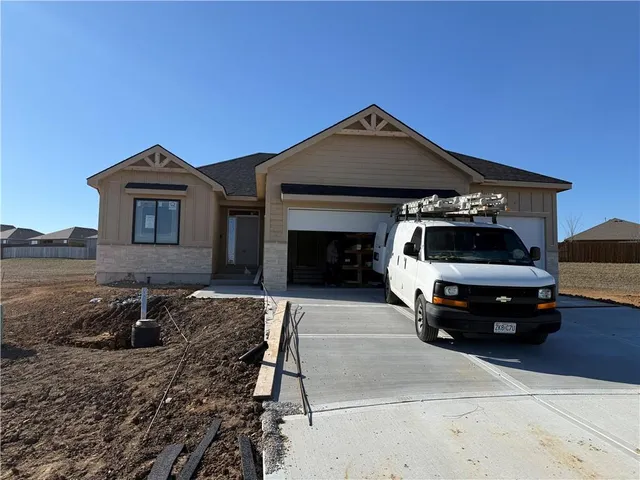 $469,900 | 620 Jensen Court, Blue Springs, MO 64014