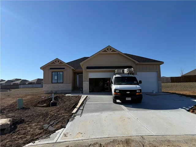 $469,900 | 620 Jensen Court, Blue Springs, MO 64014