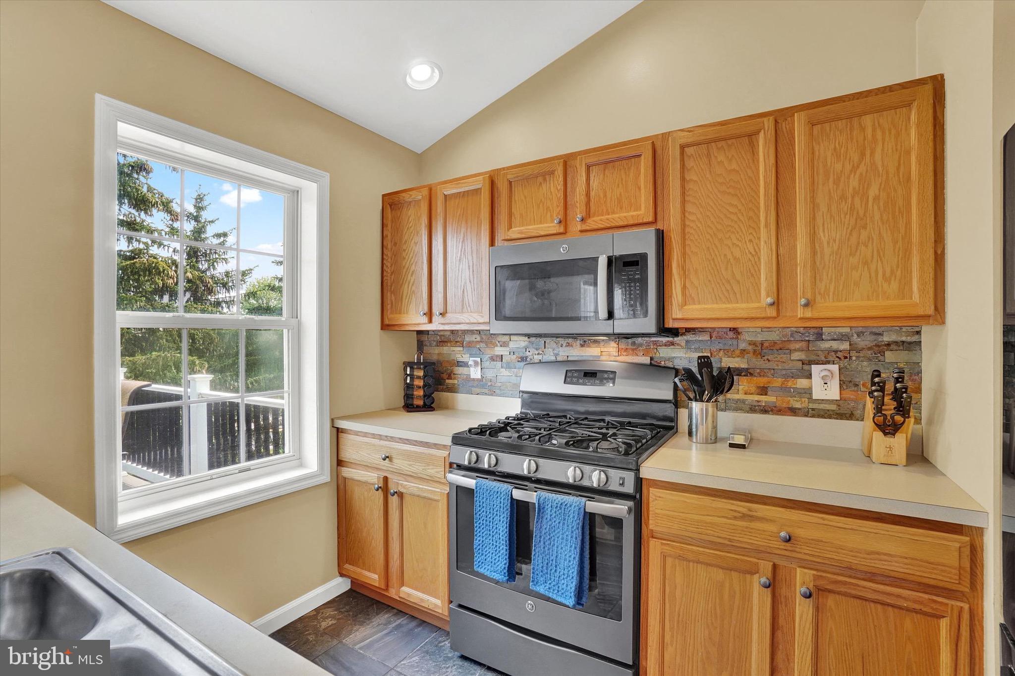 2590 Gora Road North York, PA 17404 - Photo 7 of 32 Gallery Image 7