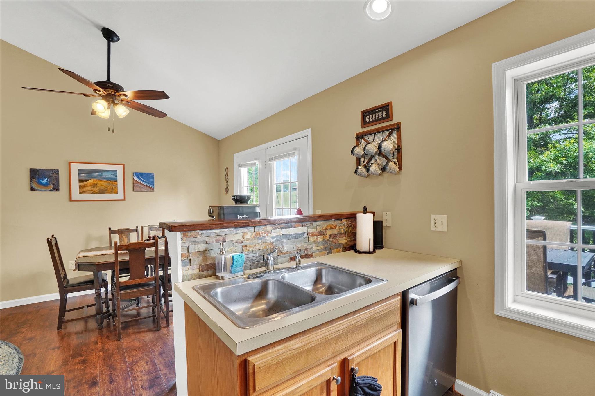 2590 Gora Road North York, PA 17404 - Photo 8 of 32 Gallery Image 8