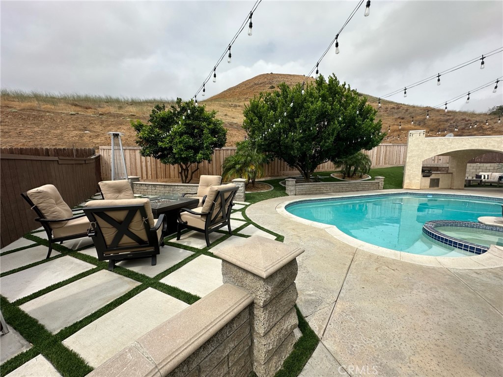 11296 Heathcliff Drive Riverside, CA 92505 - Photo 17 of 19