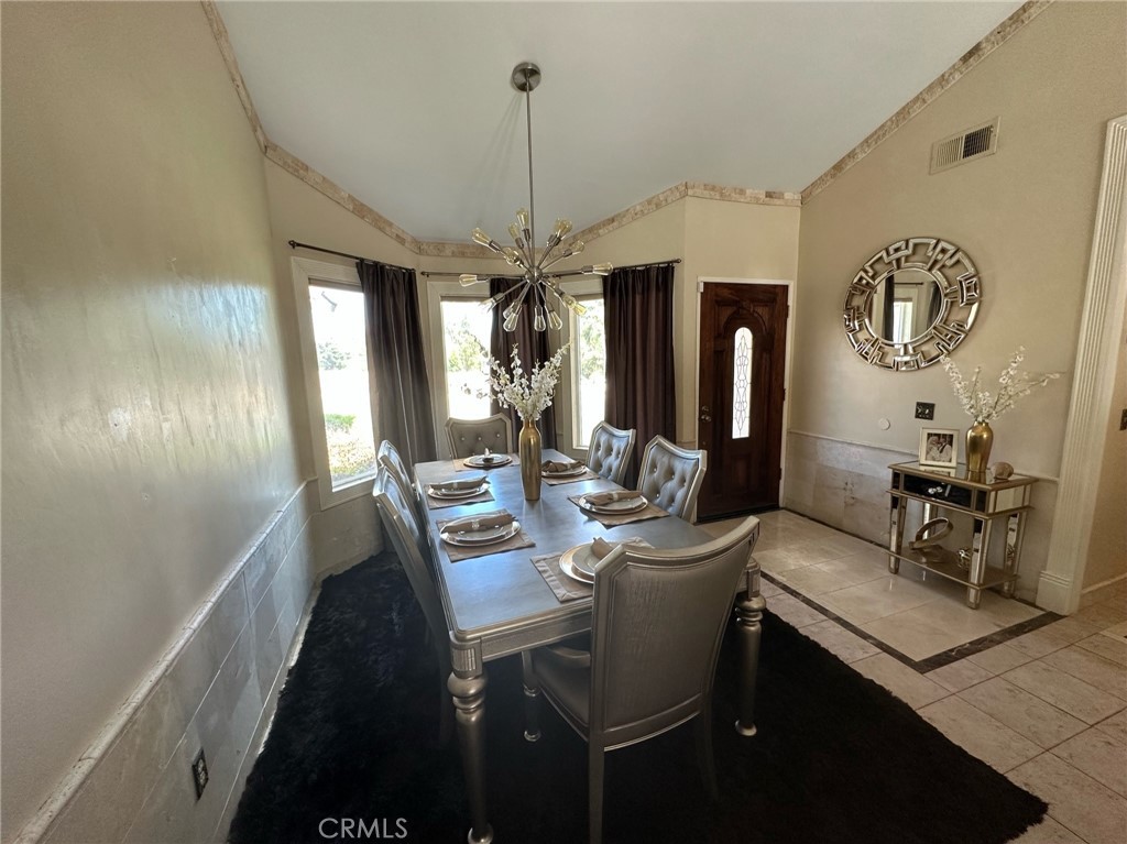 11296 Heathcliff Drive Riverside, CA 92505 - Photo 2 of 19