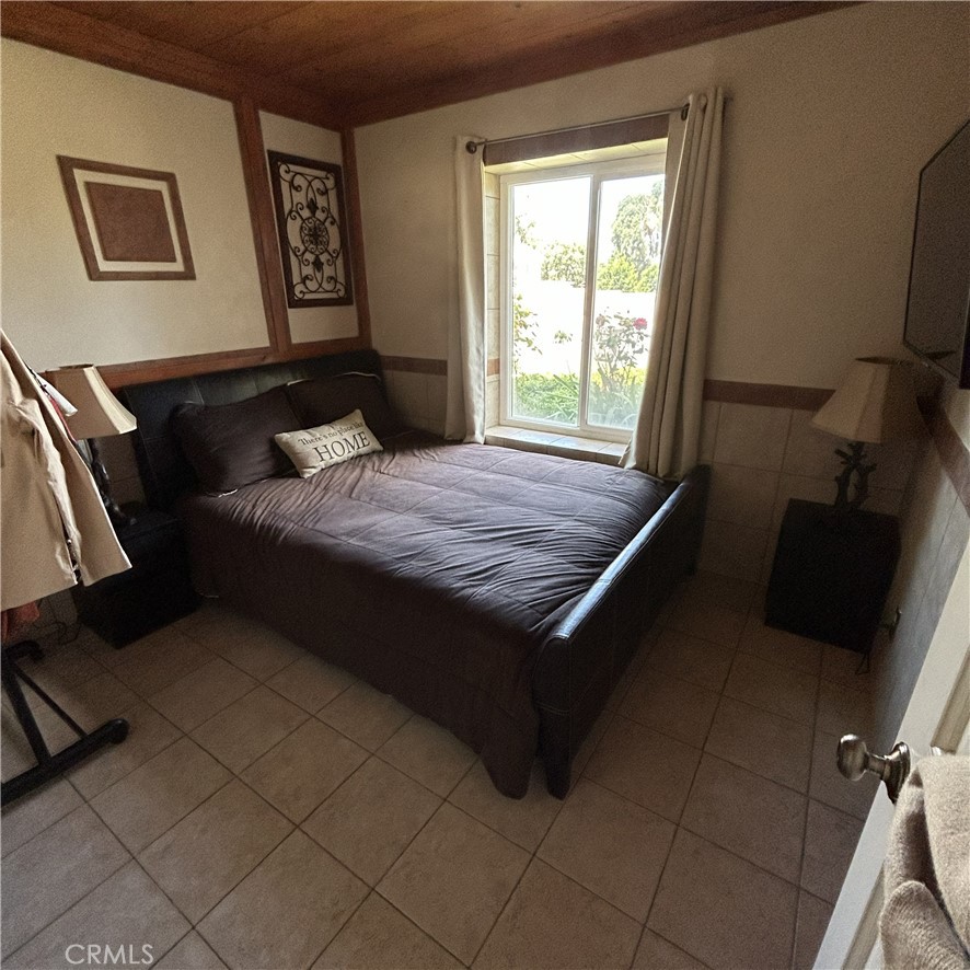 11296 Heathcliff Drive Riverside, CA 92505 - Photo 9 of 19