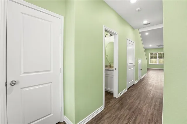 $2,000 | 806 South Newsom Street, Mineola, TX 75773