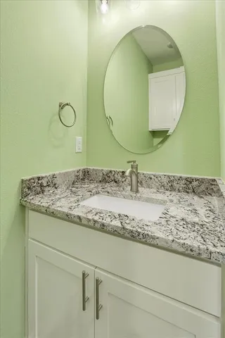 $2,000 | 806 South Newsom Street, Mineola, TX 75773