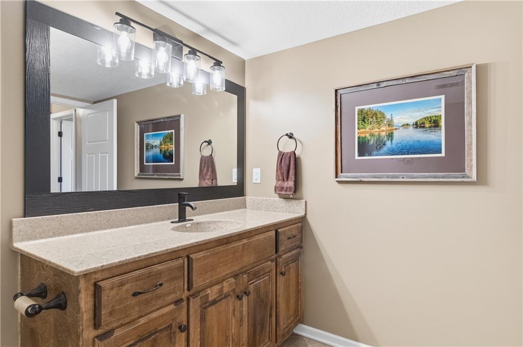 4911 141st Terrace Basehor, KS 66007 - Photo 16 of 24