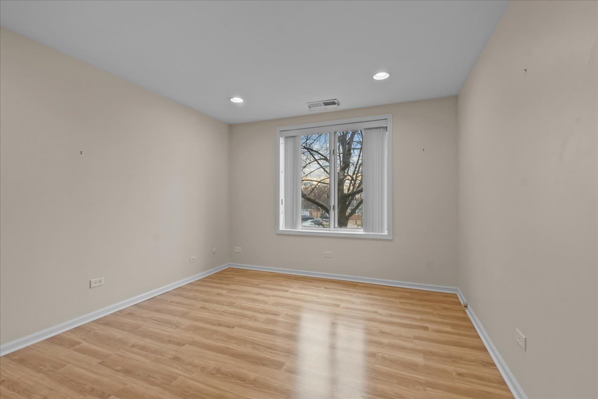 9560 Gross Point Road, Unit 201 Skokie, IL 60076 - Photo 13 of 20 Gallery Image 13