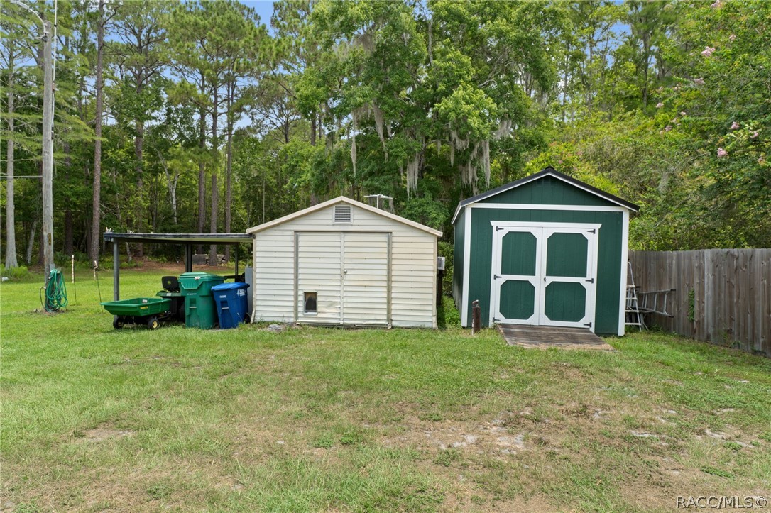 7927 West Cyprian Court Homosassa, FL 34448 - Photo 38 of 40 a view of a house with backyard