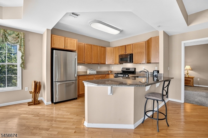 8202 Harcourt Road Clifton, NJ 07013 - Photo 8 of 21 Gallery Image 8