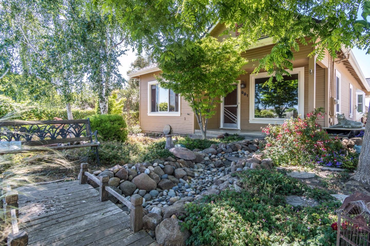 991 Wright Road Hollister, CA 95023 - Photo 2 of 15 Gallery Image 2