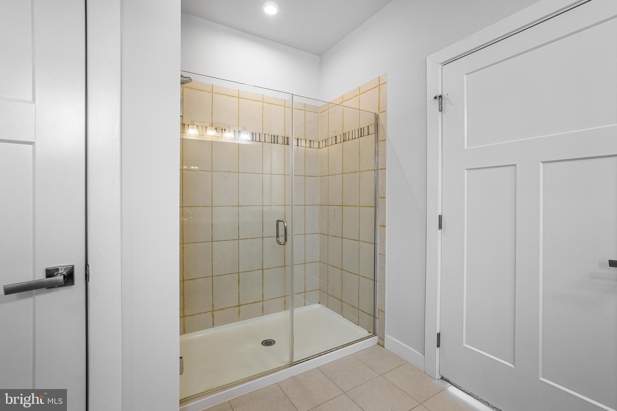 929 Robinson Road Townsend, DE 19734 - Photo 27 of 57 a bathroom with a shower