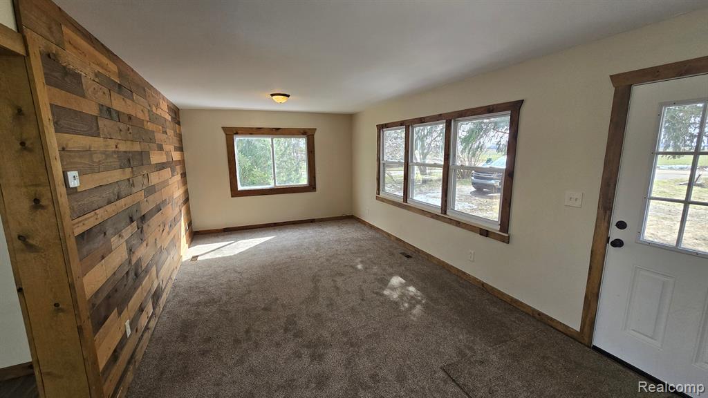 910 West Cooper Road Sandusky, MI 48471 - Photo 7 of 19