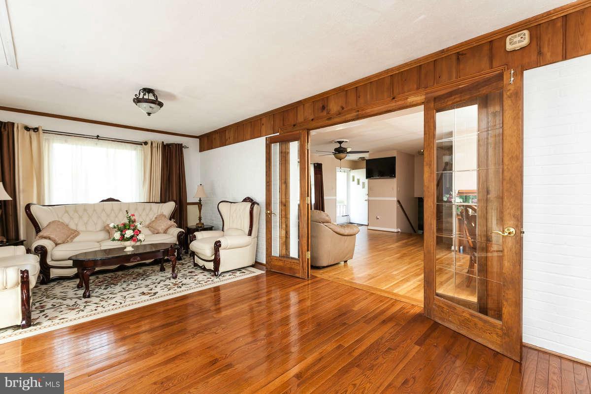 4202 Delancy Drive Silver Spring, MD 20906 - Photo 5 of 30 Living Room