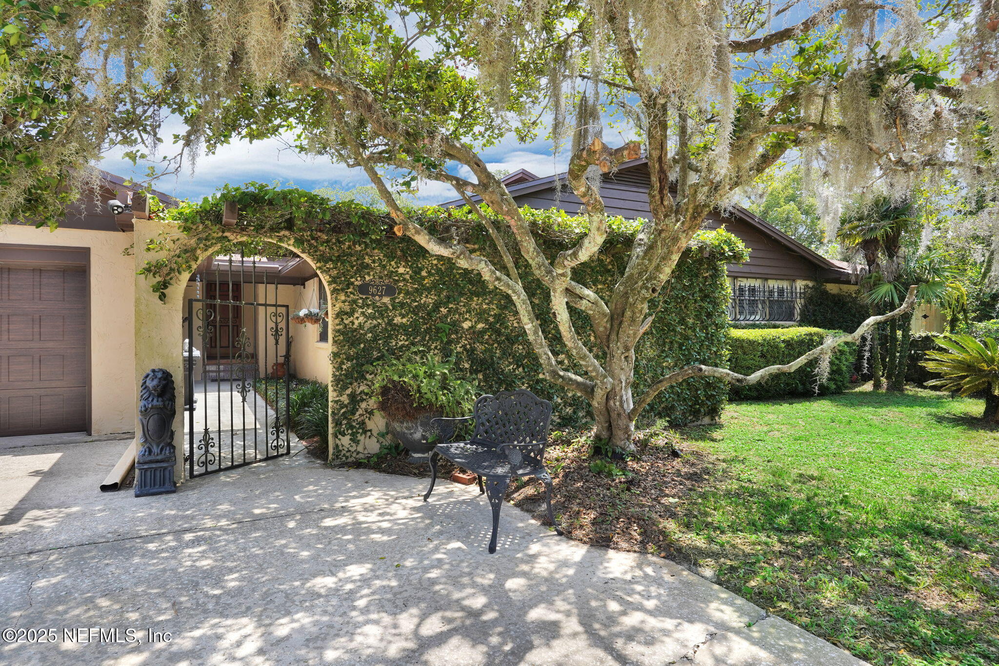 9627 Wexford Road Jacksonville, FL 32257 - Photo 1 of 38 4-web-or-mls-9627 Wexford__004