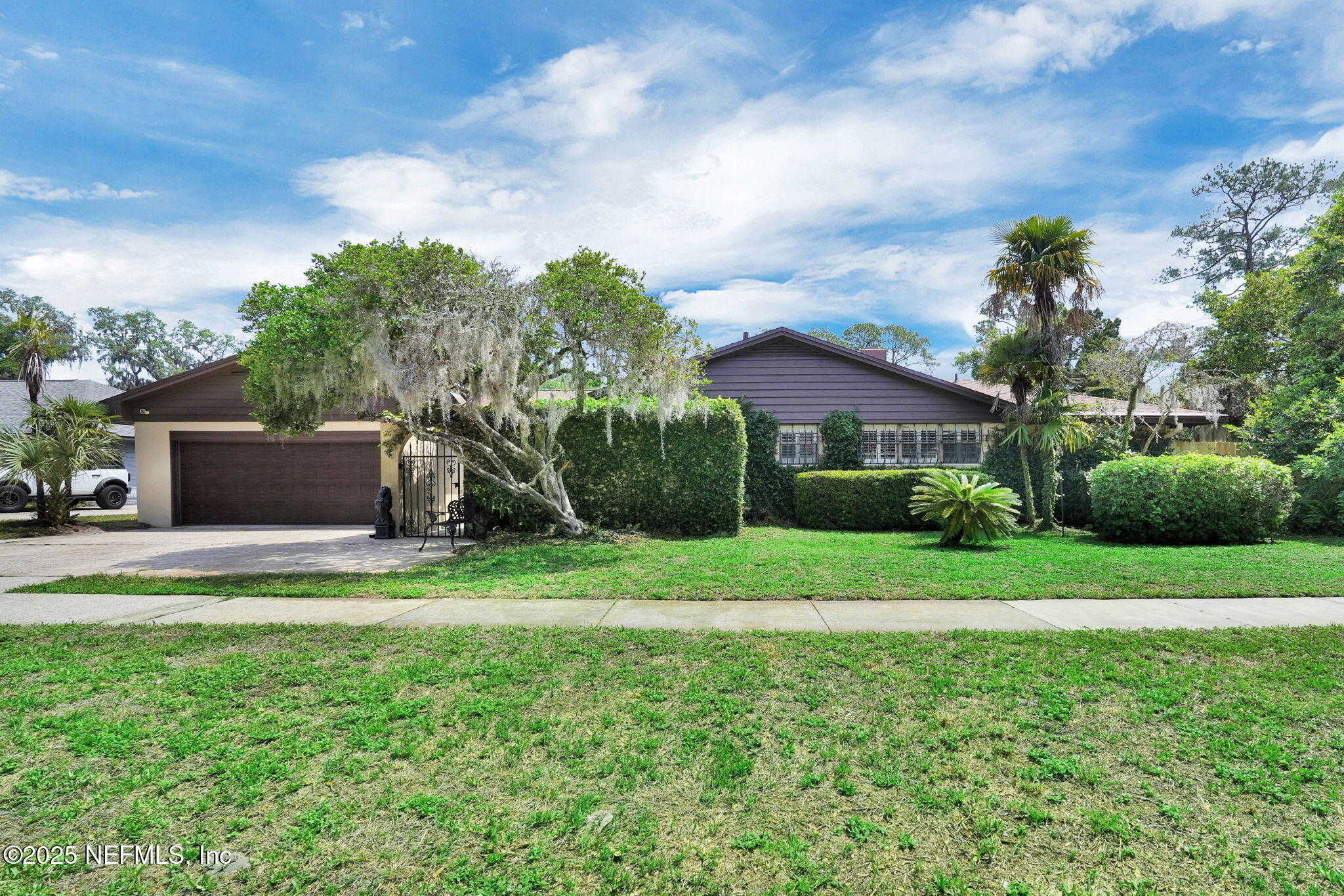 9627 Wexford Road Jacksonville, FL 32257 - Photo 2 of 38 1-web-or-mls-9627 Wexford__001