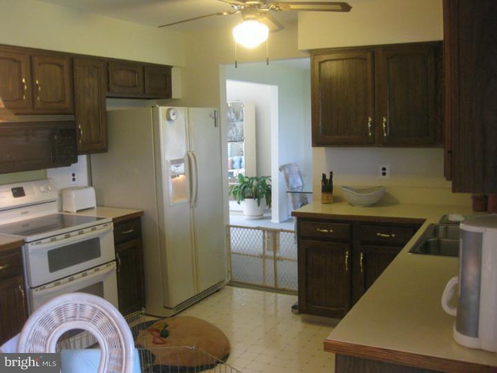 1604 2nd Street Delanco, NJ 08075 - Photo 9 of 22 Kitchen