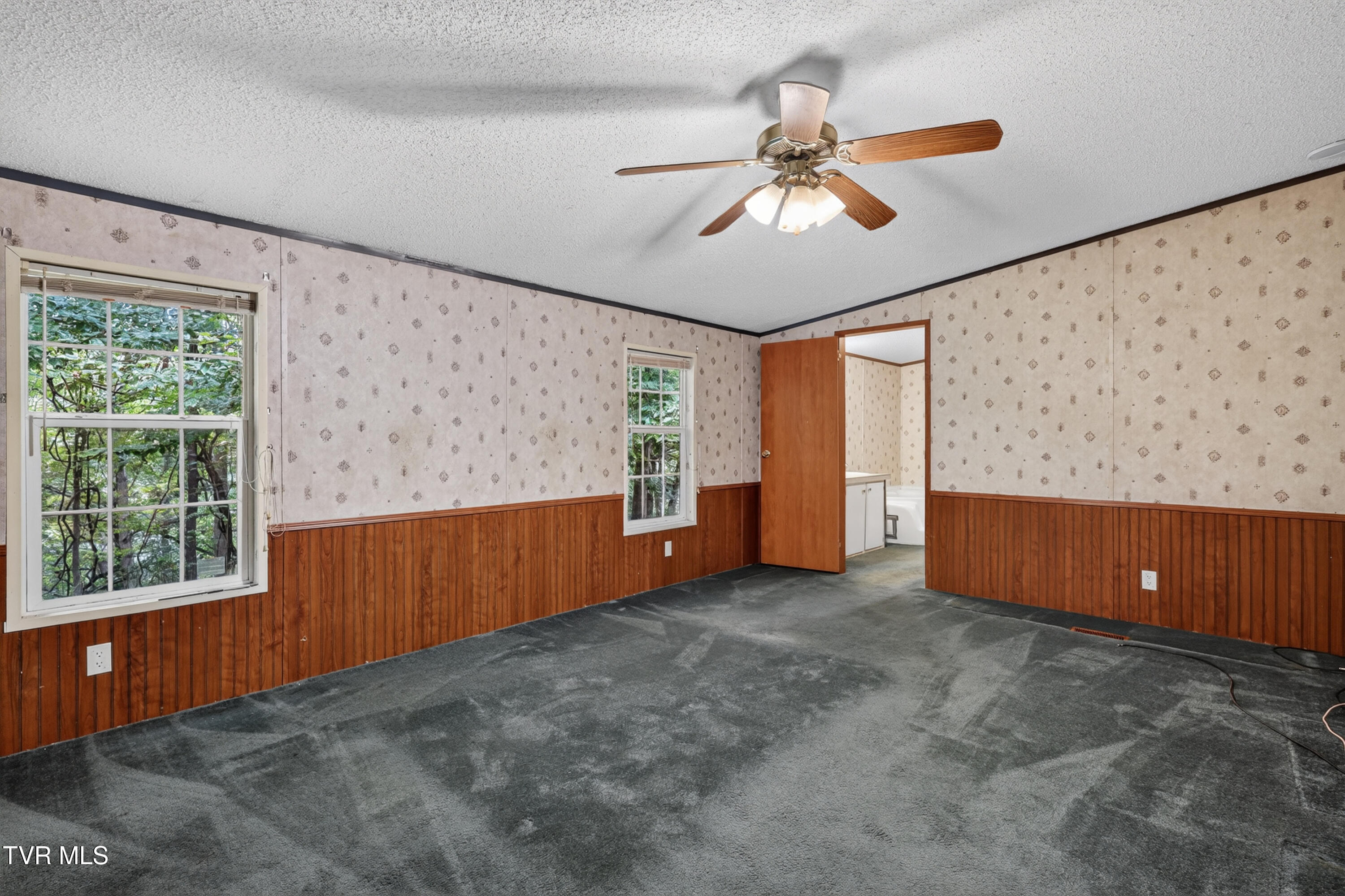 2027 Snowflake Road Gate City, VA 24251 - Photo 21 of 51 11-2027-Snowflake-Rd-Gate-City-WindowSti