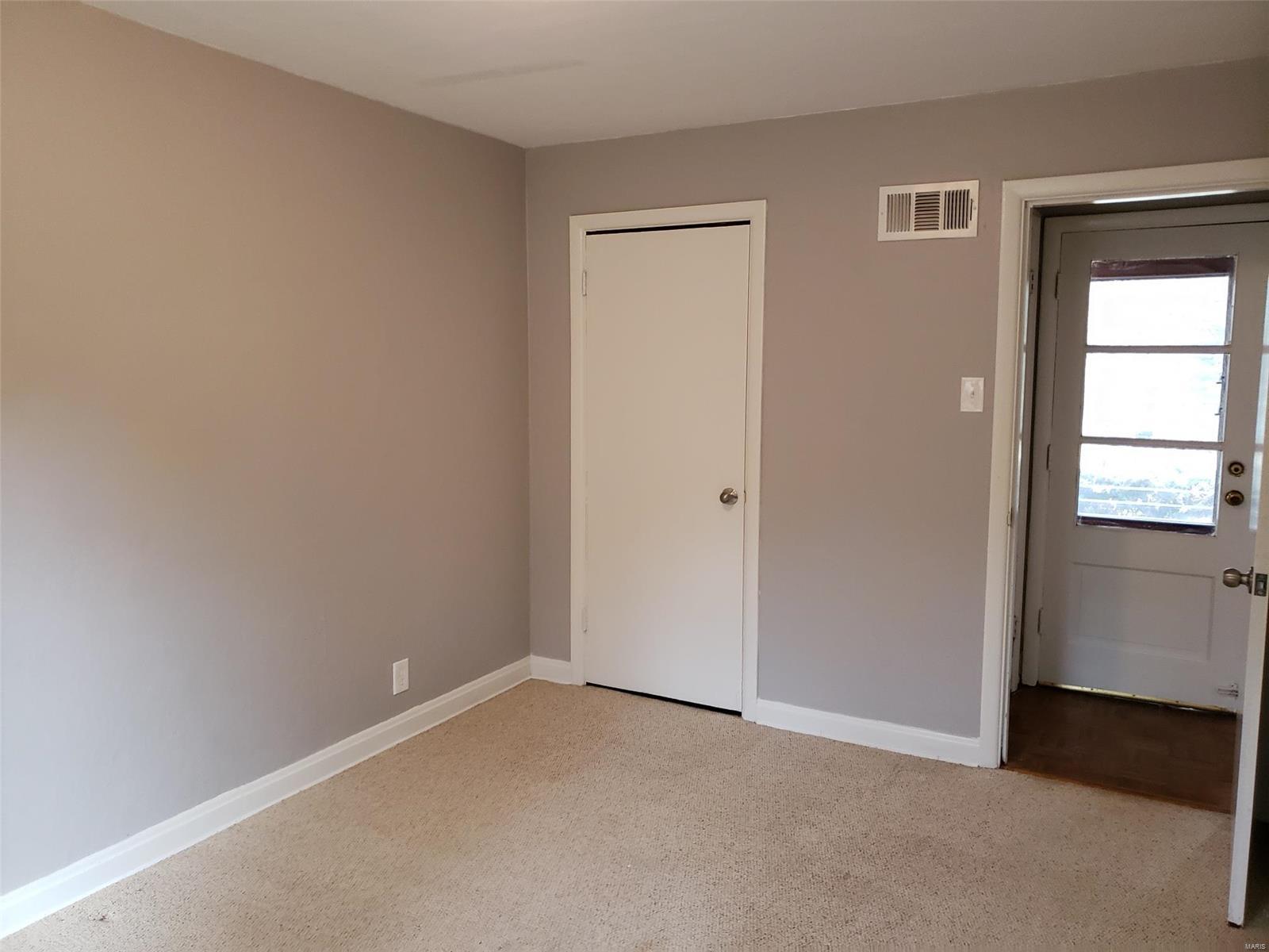 917 Roussillon Court St. Louis, MO 63135 - Photo 15 of 18 Gallery Image 15