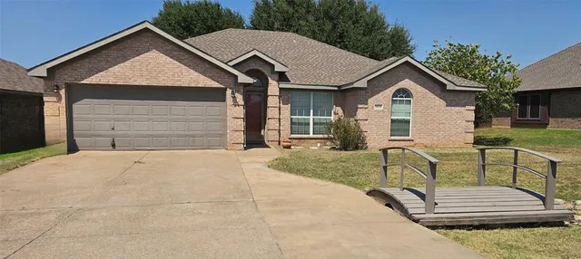 $315,000 | 3018 Stroll Drive, Granbury, TX 76049