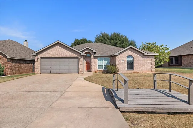 $315,000 | 3018 Stroll Drive, Granbury, TX 76049