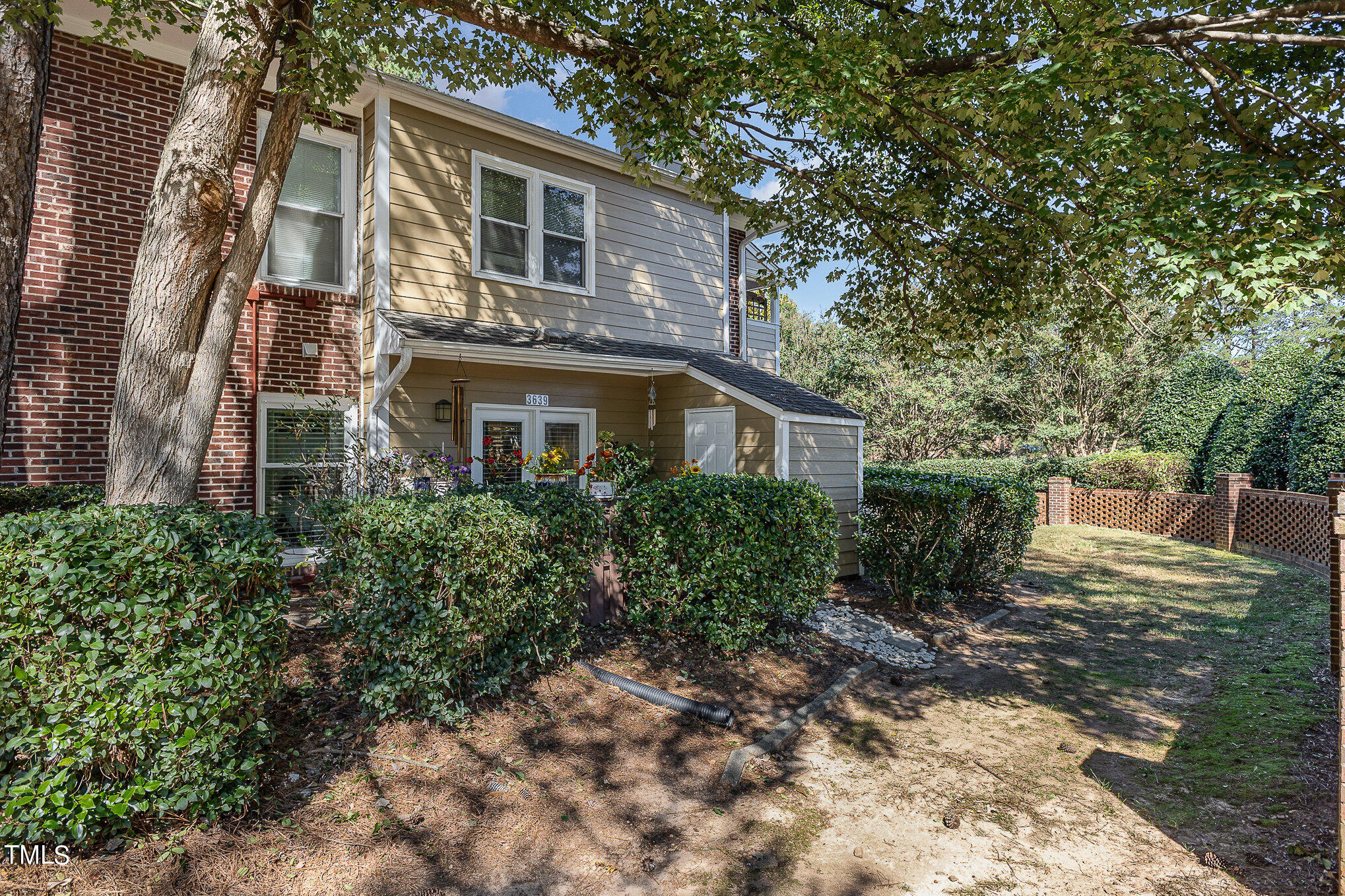 3639 Mill Run, Unit 12 Raleigh, NC 27612 - Photo 2 of 16 002_cy1a1572-edit_854
