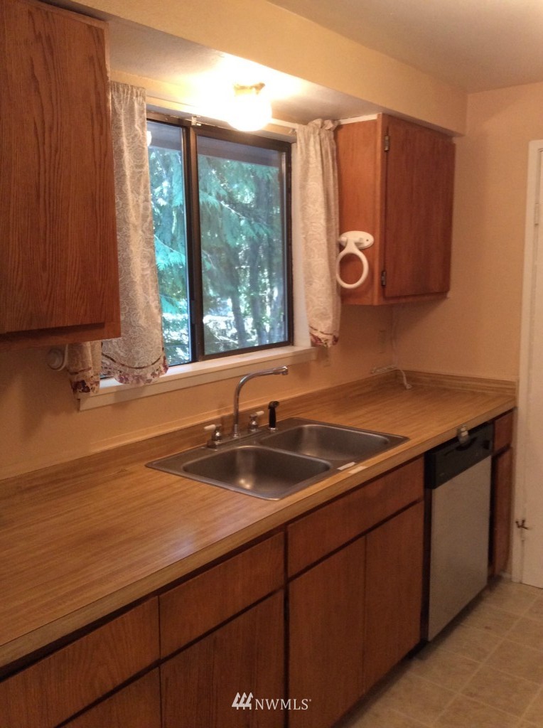 1340 Timber Trail Road East Port Orchard, WA 98366 - Photo 3 of 17 Gallery Image 3