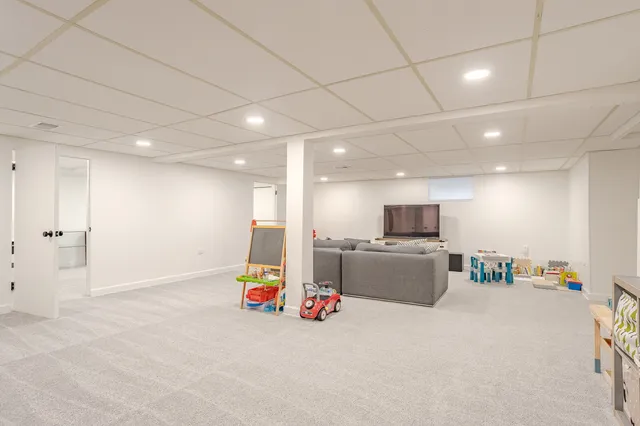 $5,800 | 715 Lamon Avenue, Wilmette, IL 60091