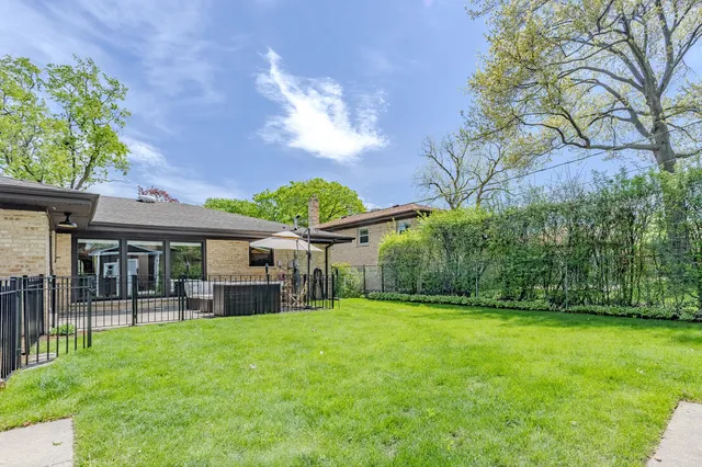 $5,800 | 715 Lamon Avenue, Wilmette, IL 60091