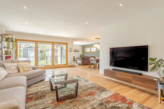 $5,800 | 715 Lamon Avenue, Wilmette, IL 60091