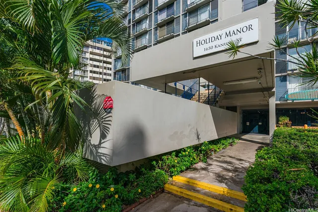 $1,550 | 1650 Kanunu Street, Unit 1213, Honolulu, HI 96814