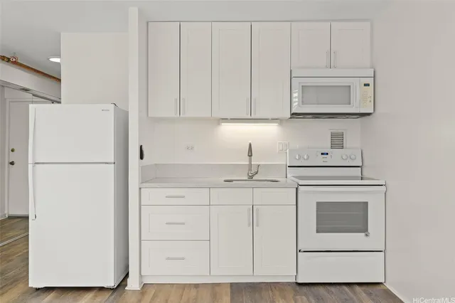 $1,550 | 1650 Kanunu Street, Unit 1213, Honolulu, HI 96814